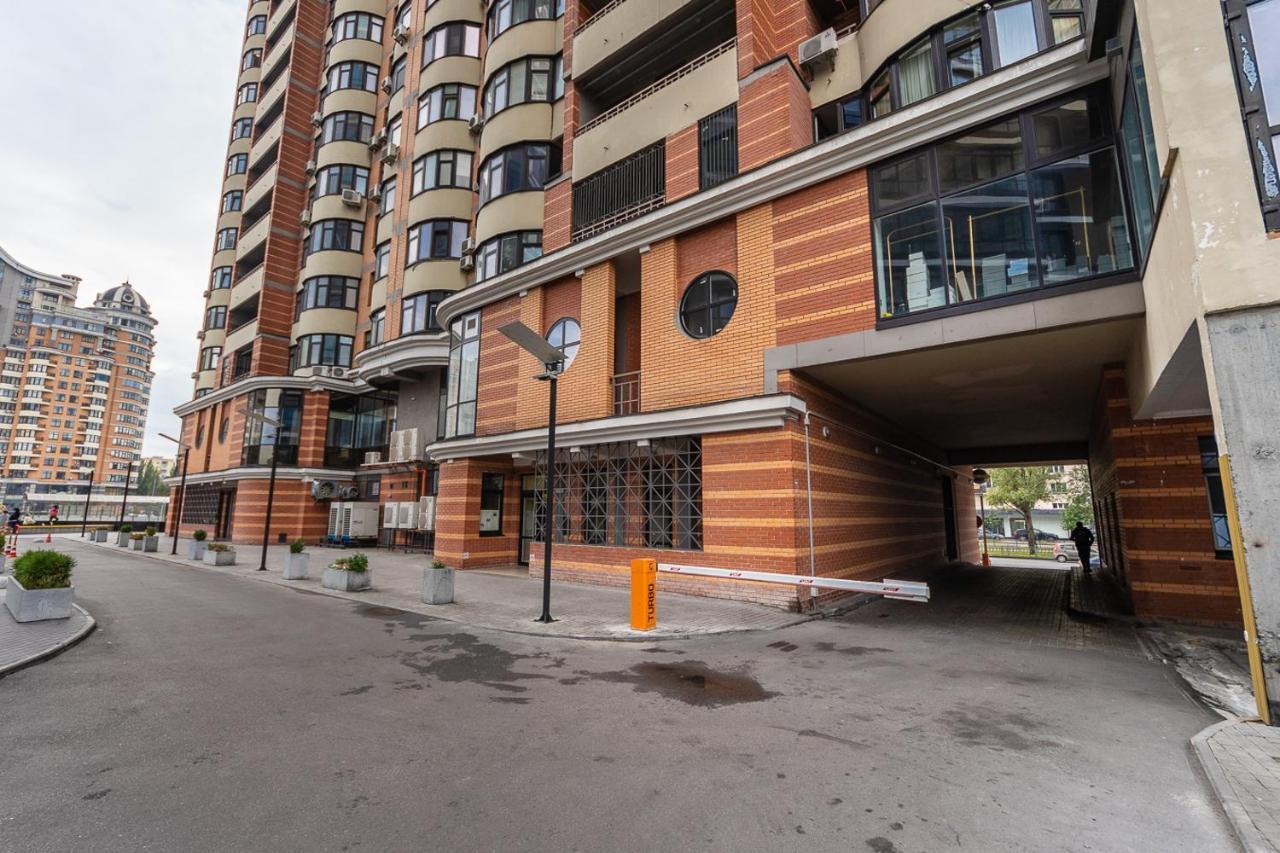 Vip In A New Building Near Lesi Ukrainki 7A Apartment Kyiv Exterior photo